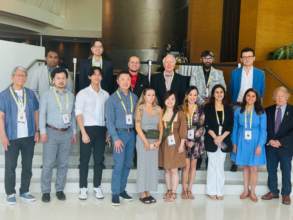 Dr Shveta Setia Thareja with international delegates at the World Dental Conference