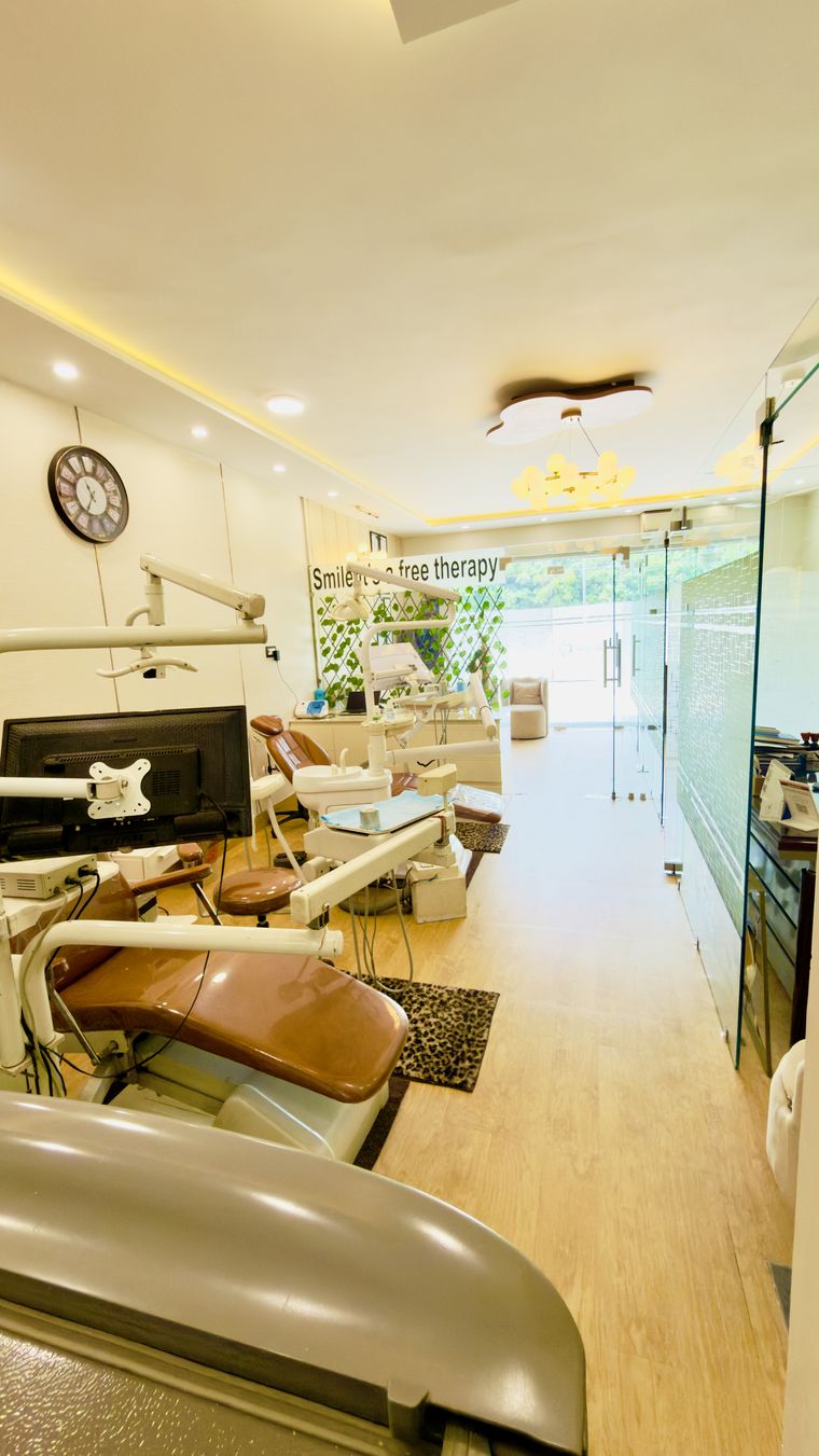The operatory at Artistree Dental with two dental chairs