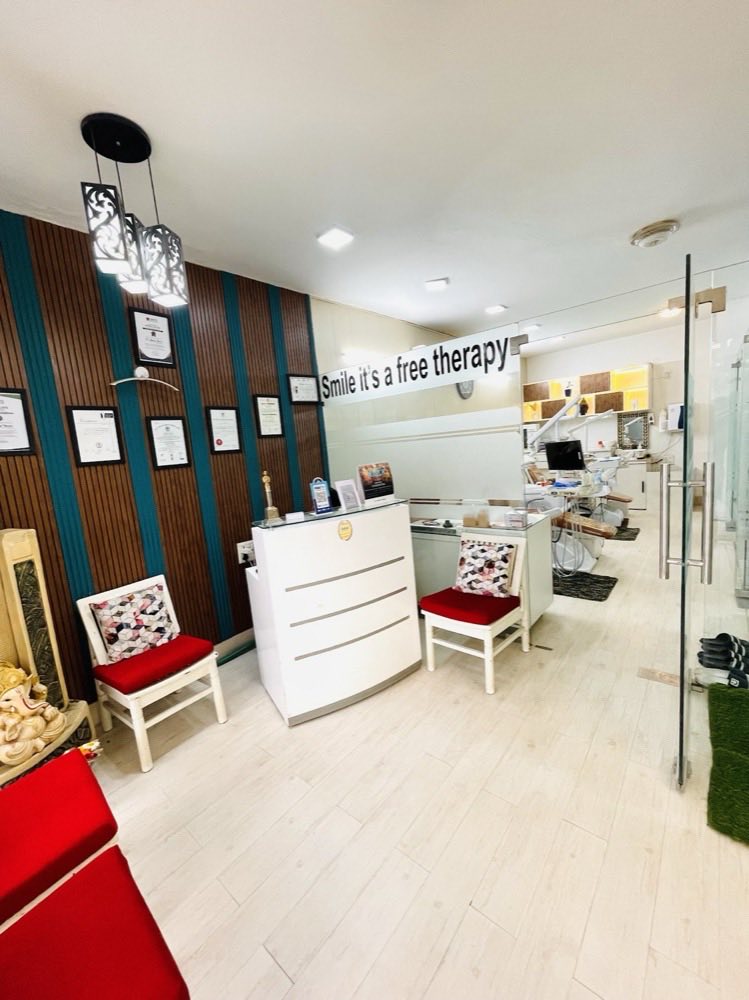 Front desk at Artistree Dental